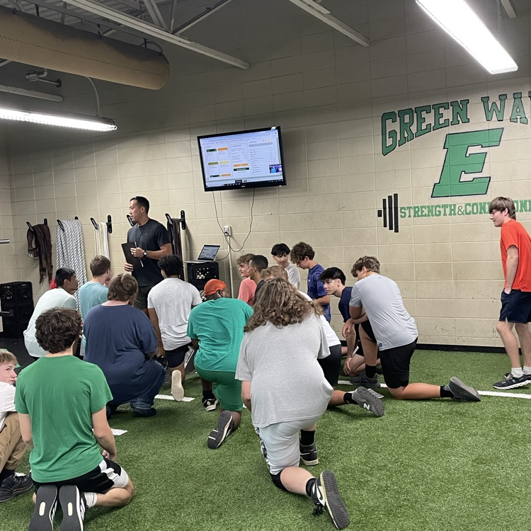 A glimpse into our weightlifting classes. Coach Houng spending time going over expectations for today's workout. #FindYourE