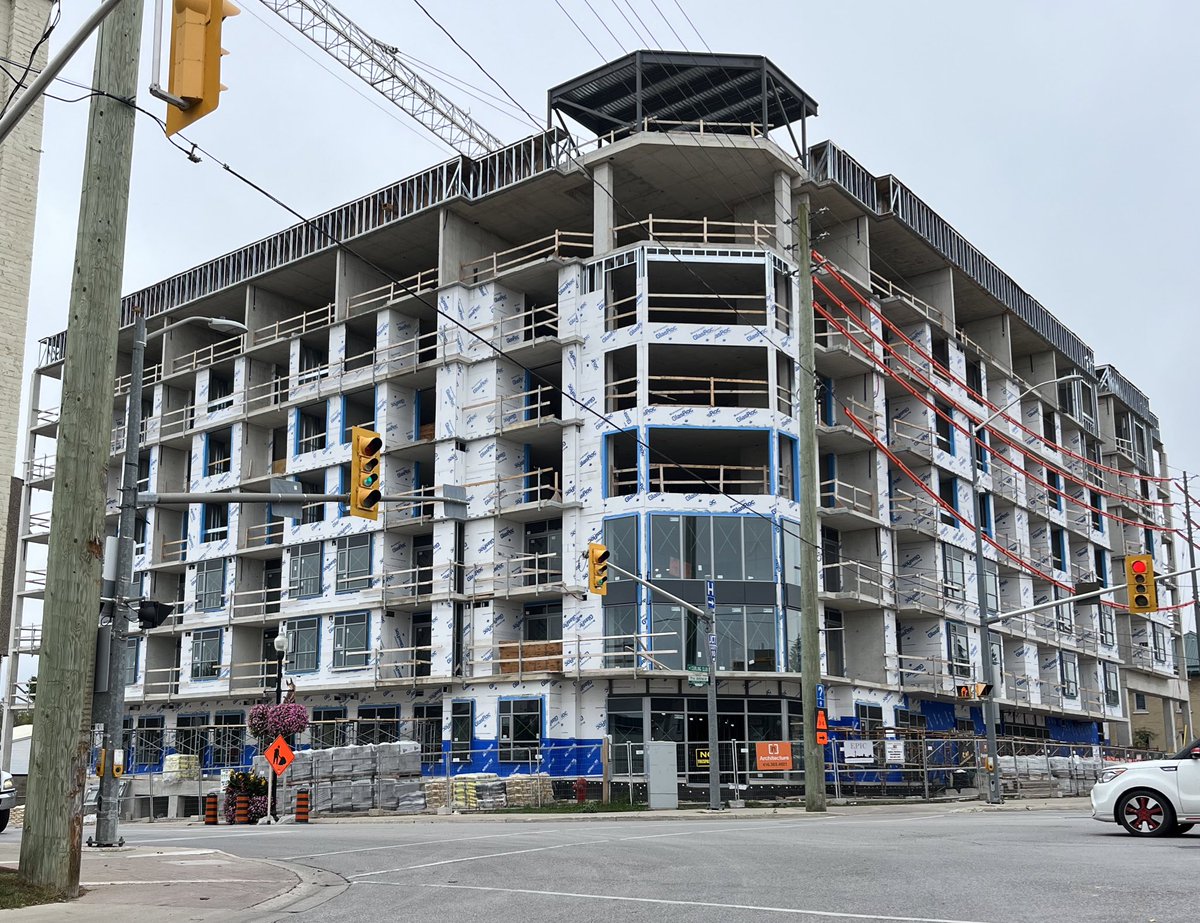 Small town Ontario gets it done from time to time

7 storey mixed use building in the middle of Hanover. Over 100 residential units in a town of 7000 with no farmland lost 

Small towns are an underutilized resource in the housing shortage

cc: <a href="/MikePMoffatt/">Dr. Mike P. Moffatt 🇨🇦🏅🏅</a> <a href="/EricDLombardi/">Eric Lombardi 🇨🇦🚀🏗️</a>