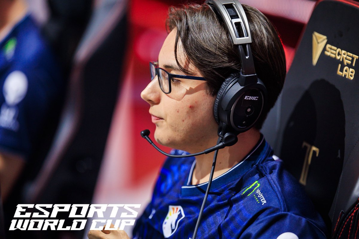ROSTERMANIA: Apex Team @exoloslazer (EXL) is now "out" as Zel &amp; Brutus move to DRAGONS with PANIC. 

Captain <a href="/Kurevvv/">NIP Kurev</a> expected to move to Team Liquid as <a href="/YanyaMx/">YanYa</a> joins BLEED.

(Per Sources)