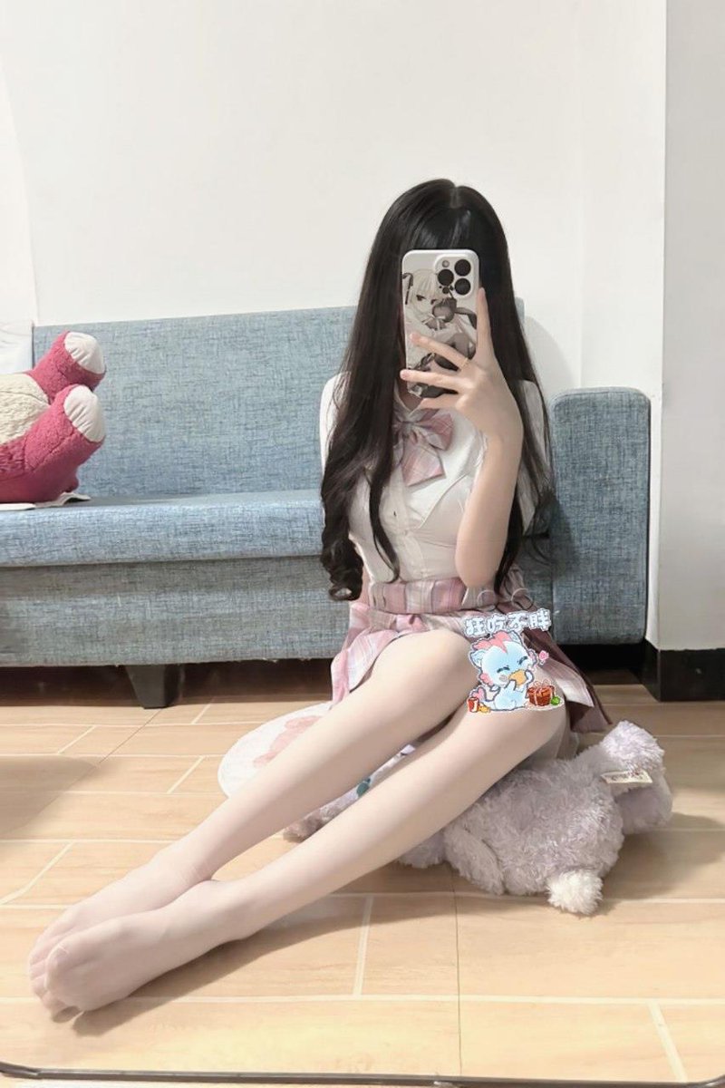 PatriziaTa25625's tweet photo. bb好痒呀 好想被舔 有没有舌头灵活的 很会舔的宝呀？点赞的晚上做春梦！ https://t.co/y8hc6bCKCs