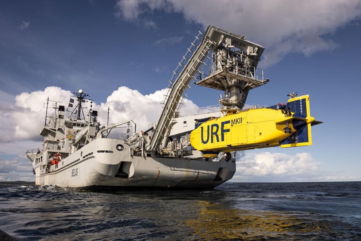 NATO_ACT's tweet photo. Interoperability is the indispensable ingredient in @NATO's collective security. It ensures that the Alliance is a formidable force capable of meeting any challenge it may face.
📸Allies demonstrates close collaboration in submarine rescue Exercise #DynamicMonarch'24.
#WeAreNATO https://t.co/T26imPYj1j