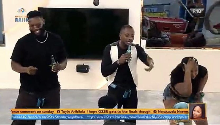 plentitalk's tweet photo. @iamkellyrae1 doing what knows how to do best 🎤 singing. 
🎥 @BBNaija 
#BBNaija  #BBNaijaS9xTECNO #BBNaijaS9 https://t.co/vlpvFGZsHa