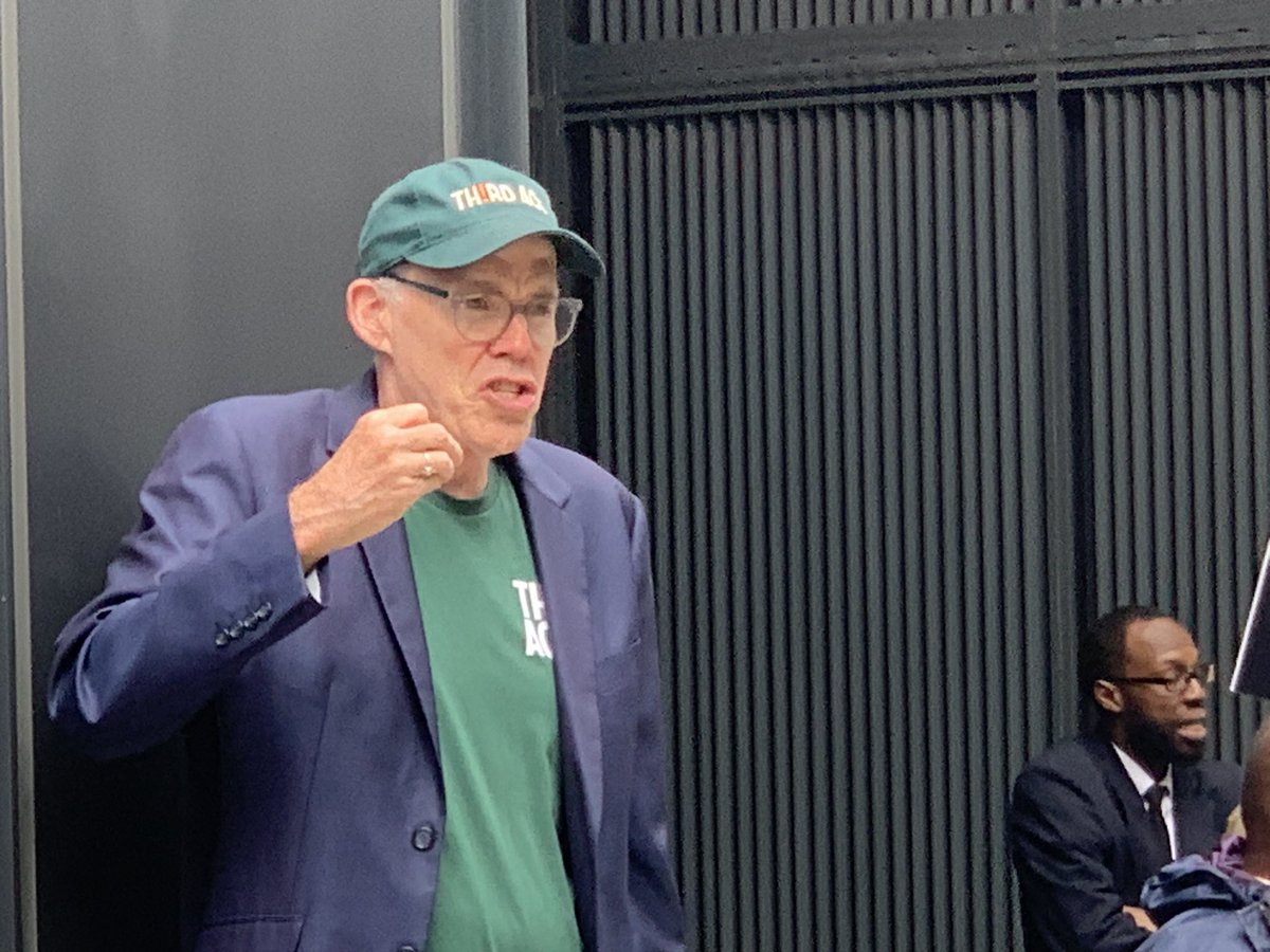 wealsoherdcats's tweet photo. Hanging with @billmckibben for a second day in a row, today we’re at @TIAA calling on them to divest from fossil fuels and deforestation #divest #ActOnClimate w @TIAADivest &amp; @ThirdActOrg https://t.co/lXnm2dUl2S