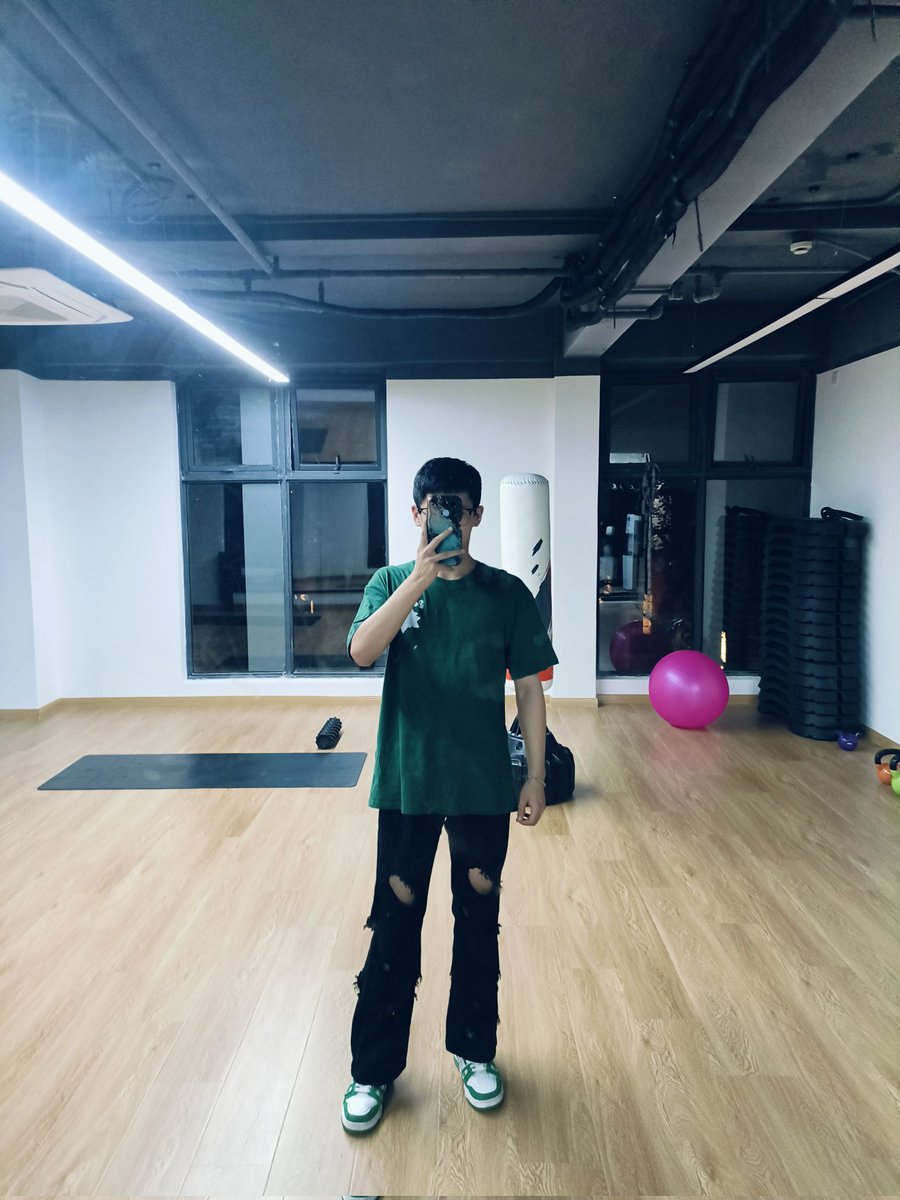 yong200199's tweet photo. 日常存档 #OOTD #男大 #男大学生 #健身打卡 #健身 #男菩萨 #指奸 https://t.co/TyBlWqz3P4