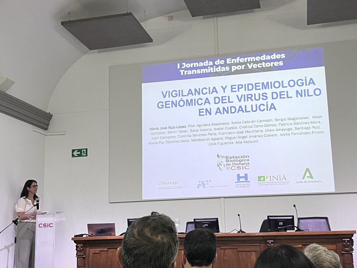 M_Ferraguti's tweet photo. En la jornada de @SaludPublicaEs, interesante charla sobre “Vigilancia y epidemiología genómica del Virus del Nilo en Andalucía” de @mariruilo, de @ebdonana 🦠🦟

🔬 Un enfoque clave para la salud pública y la biodiversidad. #VirusdelNilo #OneHealth #Epidemiología #WNV https://t.co/Hly1jNMEUE