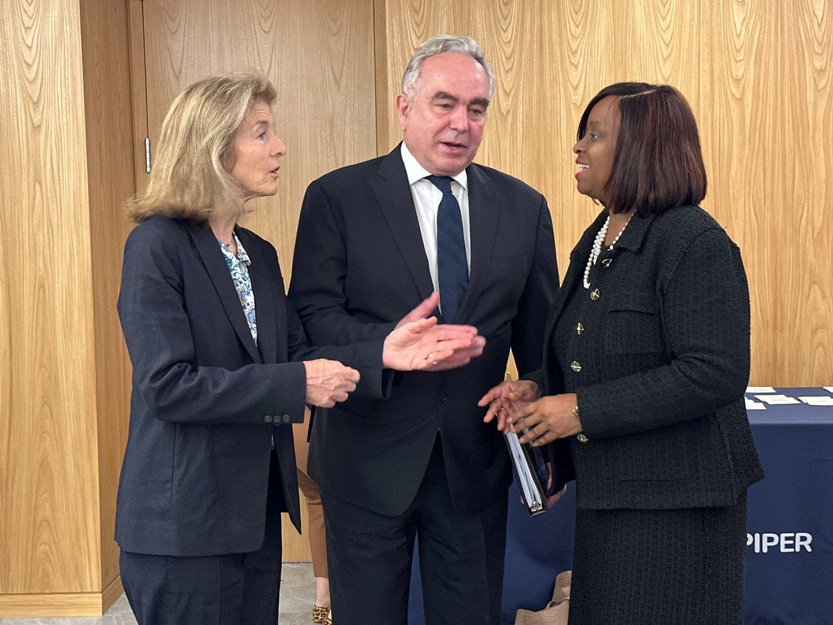 EXIMChair's tweet photo. #UNGA79 is off to a great start w/ @StateDept & @Securing_Energy's inaugural convening of the #MINVEST Network.
Spoke w/ @DeputySecState Kurt Campbell & @USEmbAustralia Amb Caroline Kennedy about how we can work together to stimulate investment in critical minerals supply chains. https://t.co/taU6HLB1LD