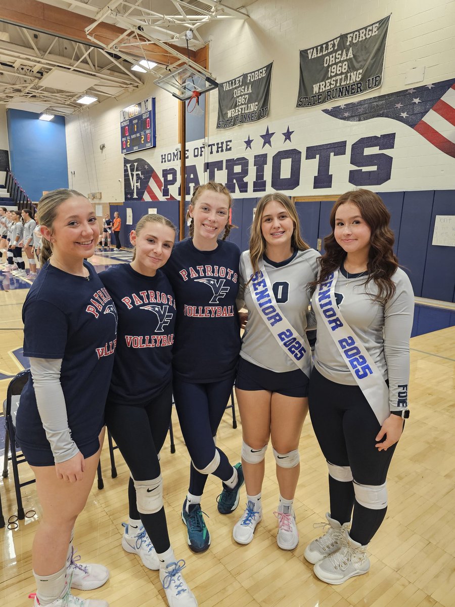 PCSDbiomedical's tweet photo. Senior night, this time for our VF Medical students!  Proud of them both!! Can't wait to see what their futures hold! Bonus that we have some juniors playing for even more medical fun! @parmaschools @nhsinvaders #proudteacher https://t.co/D1hKgSs8aW