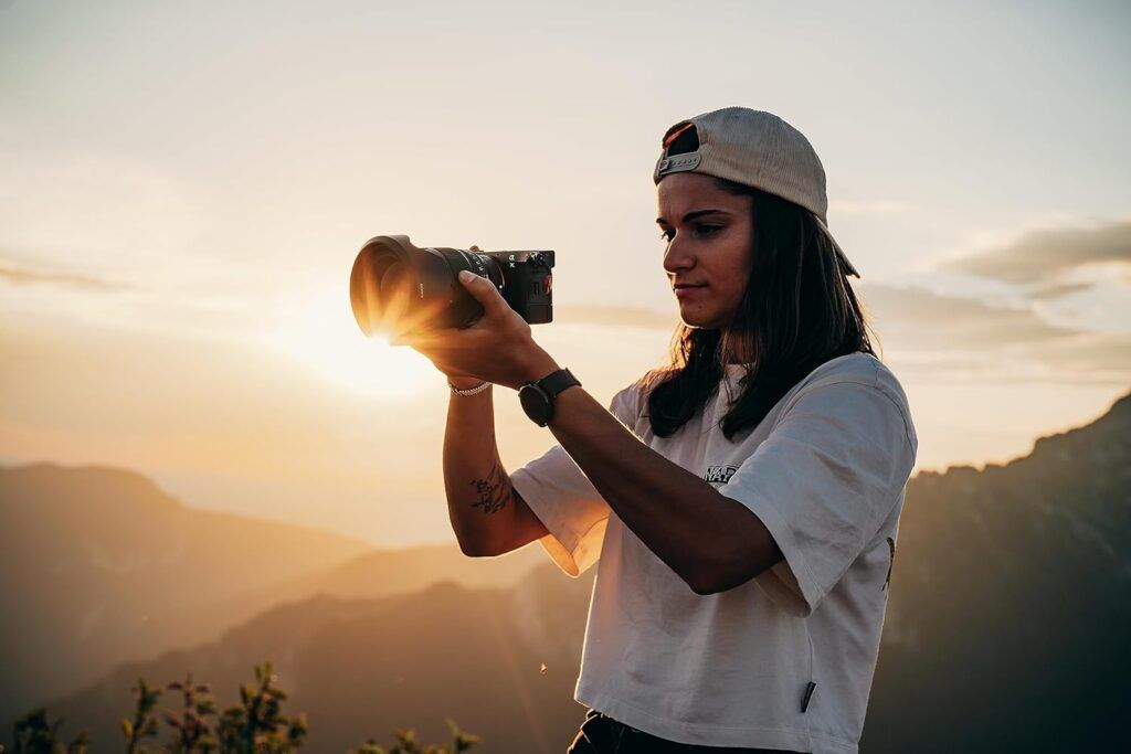 diventavideo's tweet photo. Updated Post: Sony α7C II: La fotocamera ideale per i creatori di contenuti? https://t.co/LUGjnhis7I https://t.co/Y57Q1L5lqF
