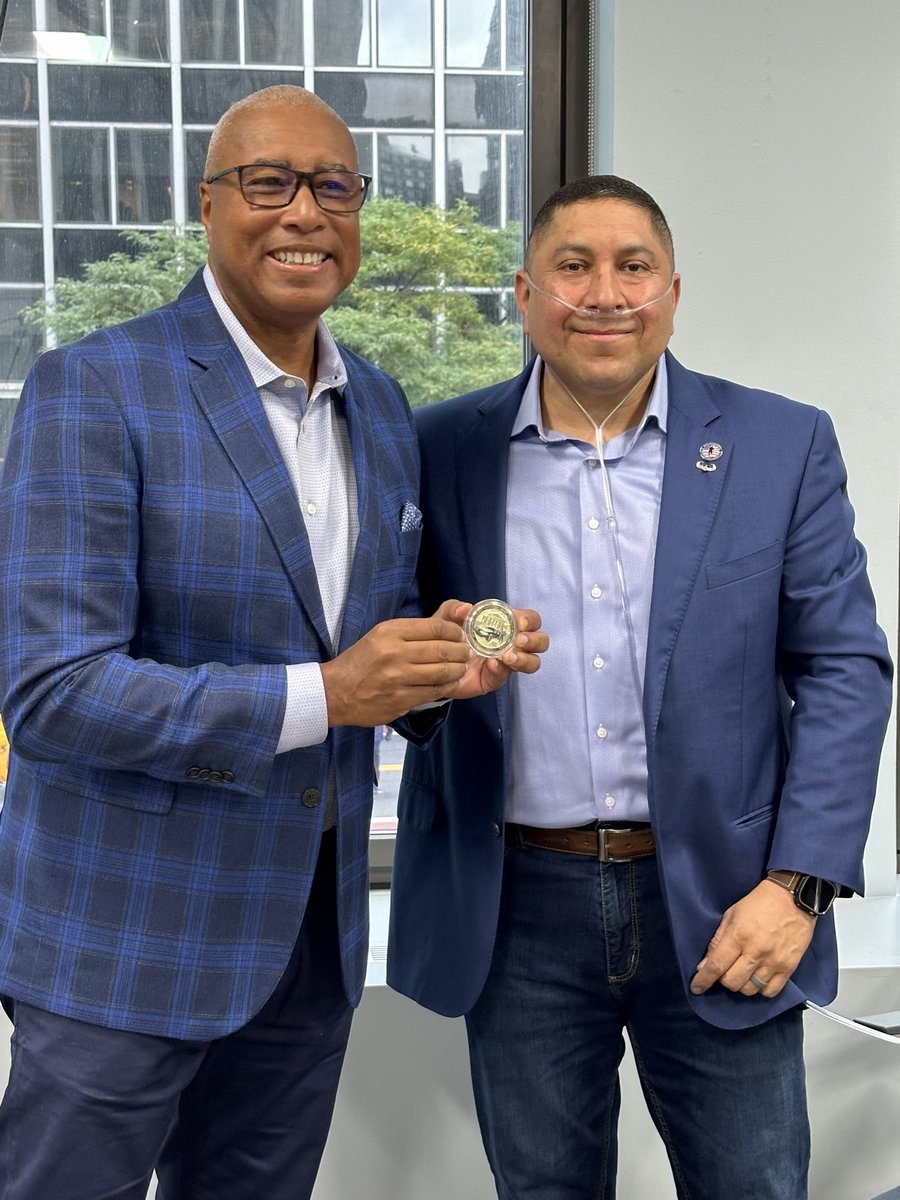 Burnpit360's tweet image. Burn Pits 360 teamed up with legendary @Yankees @bw51official and @Boehringer Ingelheim to raise awareness about Interstitial Lung Disease (ILD) @PIX11News 
#pactact #ILD #CB #veterans #burnpits #military #SCOTUS #army #burnpits360 #Texas #berniewilliams #newyorkyankees