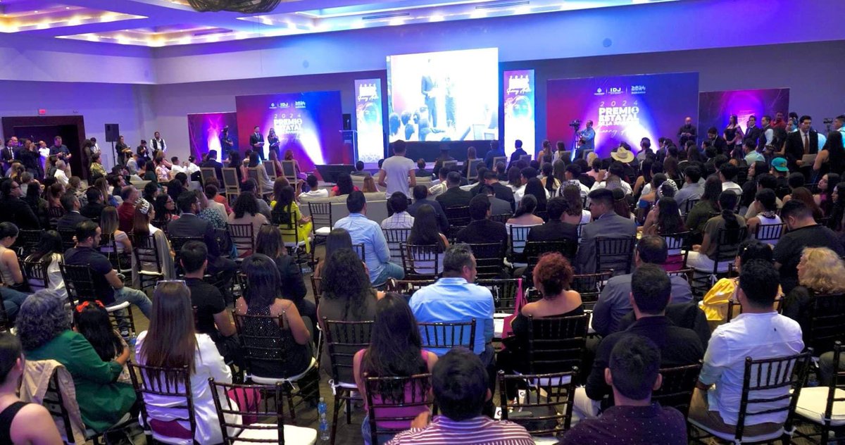 Premio Estatal de la Juventud 2024 "Fanny Anitua". 🏆🥇

Un honor haber asistido a este evento tan importante organizado por el <a href="/IDJuventud/">Instituto Duranguense de la Juventud</a>. Gracias por la invitación a la Directora Grecia Hernández y felicito de corazón a todos los jóvenes nominados por su talento, esfuerzo y