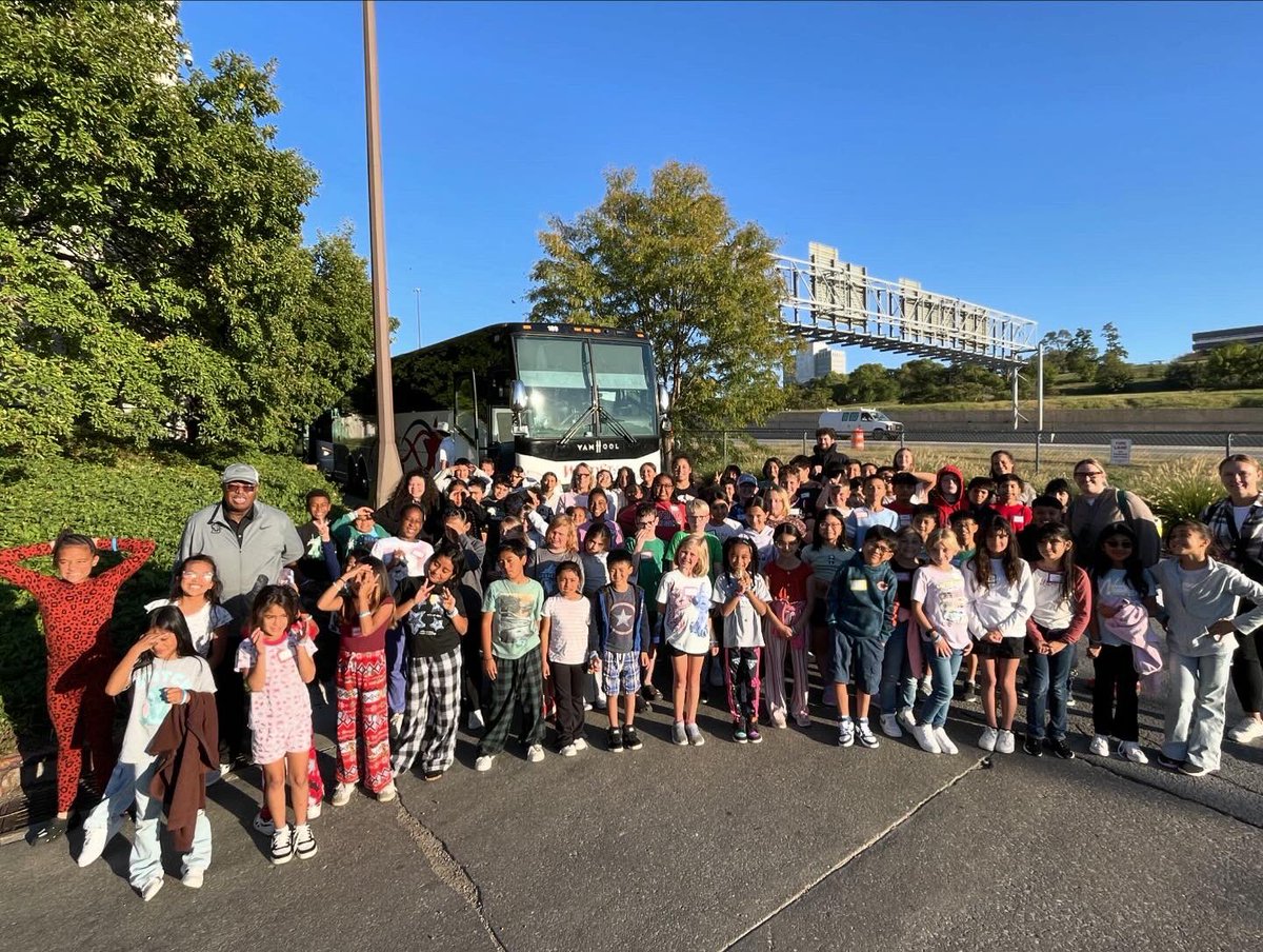 We were finally reunited with our mentors at Creighton University yesterday, plus we got to meet some new mentors and some new students! ⭐️ We are still smiling thinking about all of our new connections! 💙
