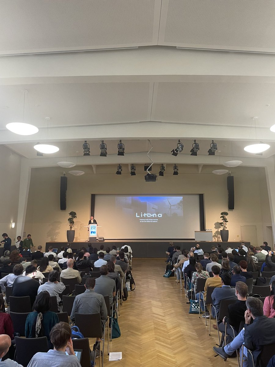 To finish the day we will listen to Tom Bötticher, from Litona GmbH. He will give us a talk on “Overview on sodium-ion battery materials from an industrial standpoint”