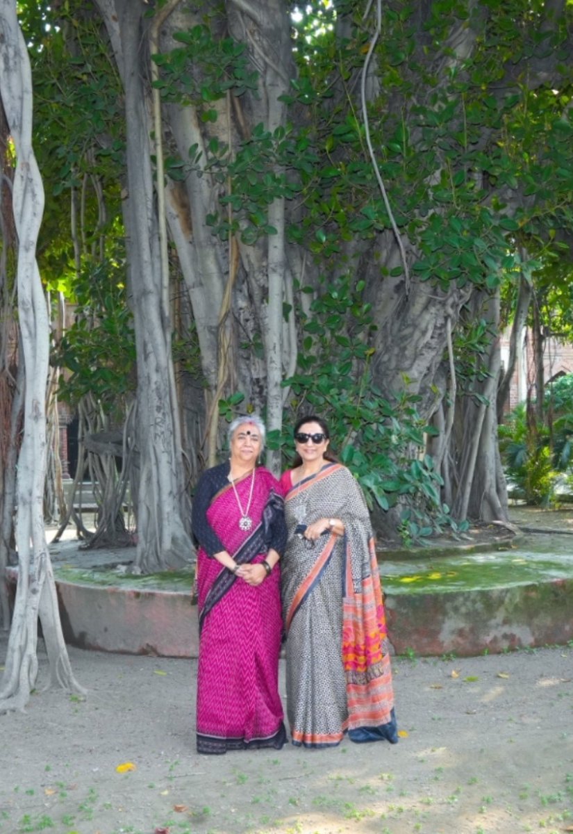DwivediAtima's tweet photo. Meeting a like minded person with shared identifiable experiences and attitudes is #rewarding and enriching always . Loved spending some friendly warm time with Dr Suman Sharma , principal LSR College Delhi . Two Young women serving to empower the young India !! https://t.co/j7U4Jw3c6r