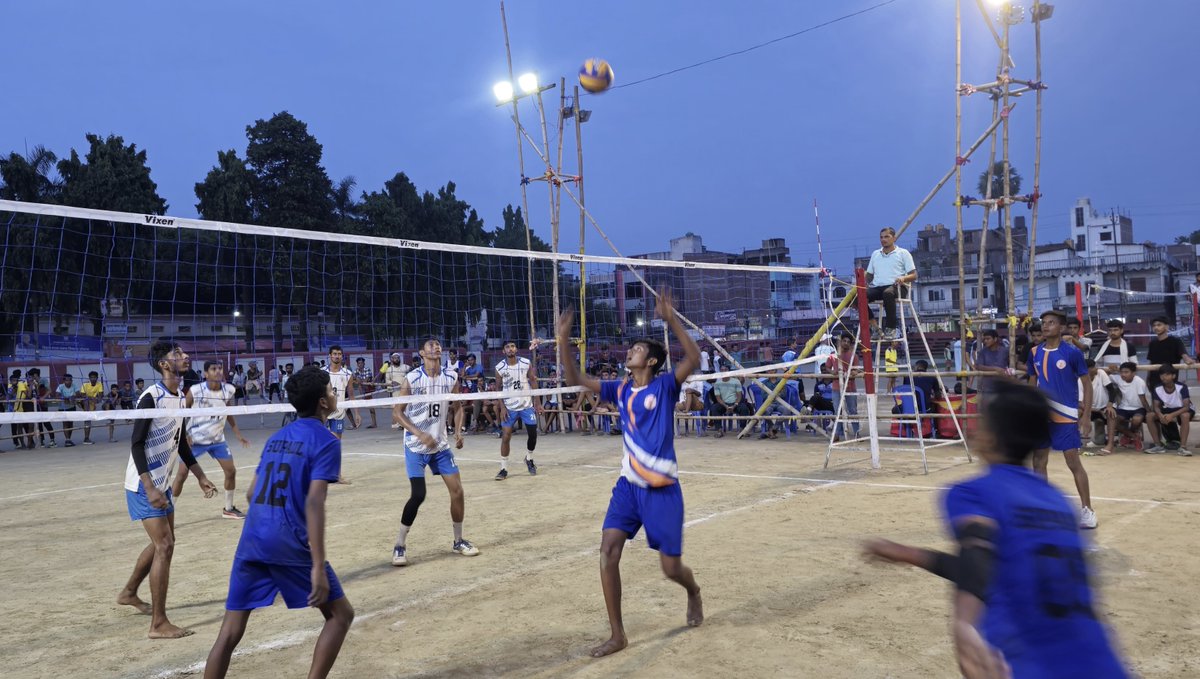 patnanewslive's tweet image. राज्यस्तरीय वॉलीबॉल प्रतियोगिता में बेगूसराय के खिलाड़ियों का दबदबा, तीनों मैच में जिले का टीम जीता

#volleyball #StateLevel #Begusarai  #Bihar