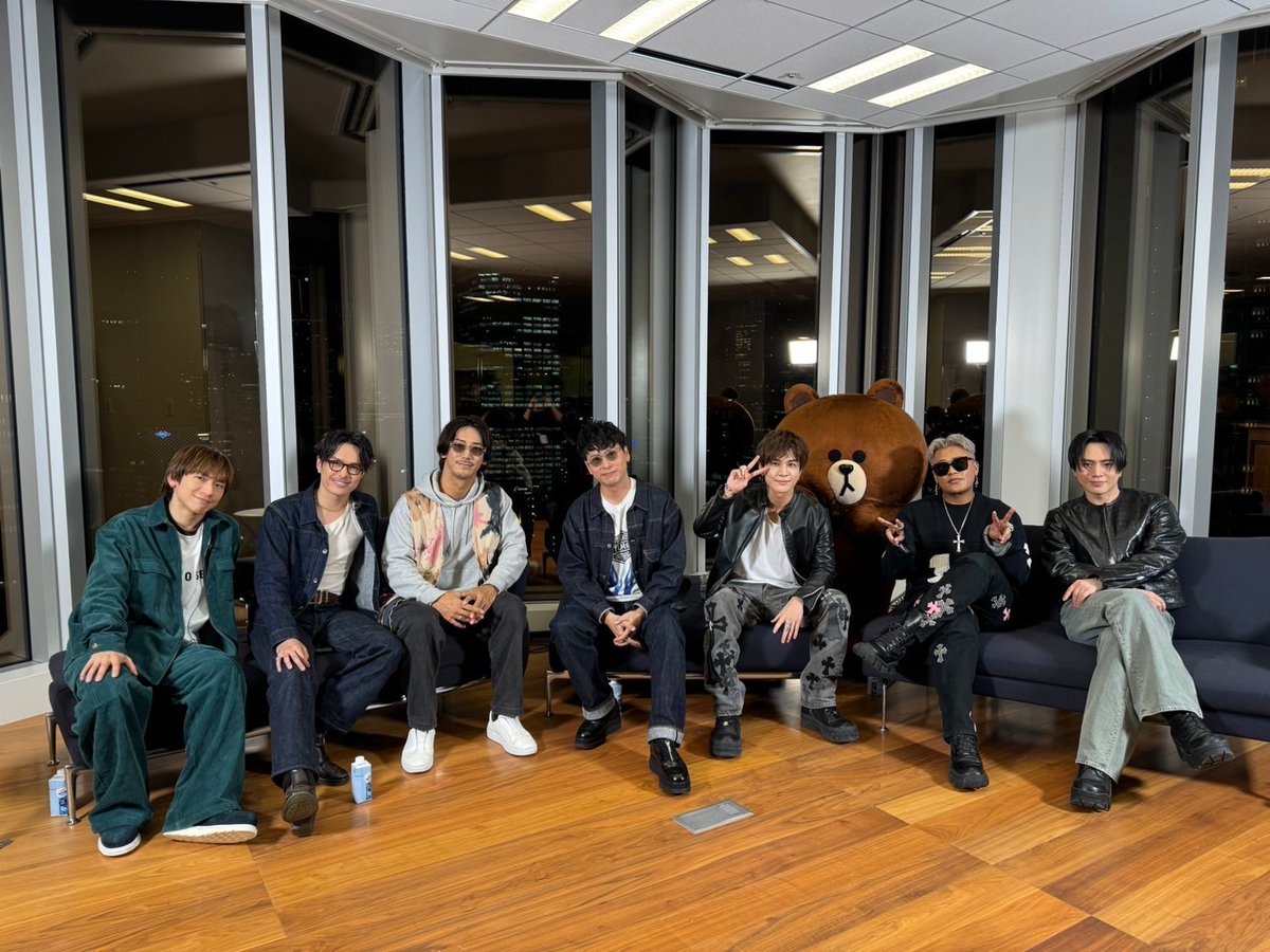 jsb3_official's tweet photo. VOOM LIVE 楽しい時間を有難うございました！
@LINEVOOM_Japan

#ベビ丼 #手に負えない三代目
#三代目JSOULBROTHERS
#Babydontcry　#MATEの腹筋が心配 https://t.co/nanipq9Frf