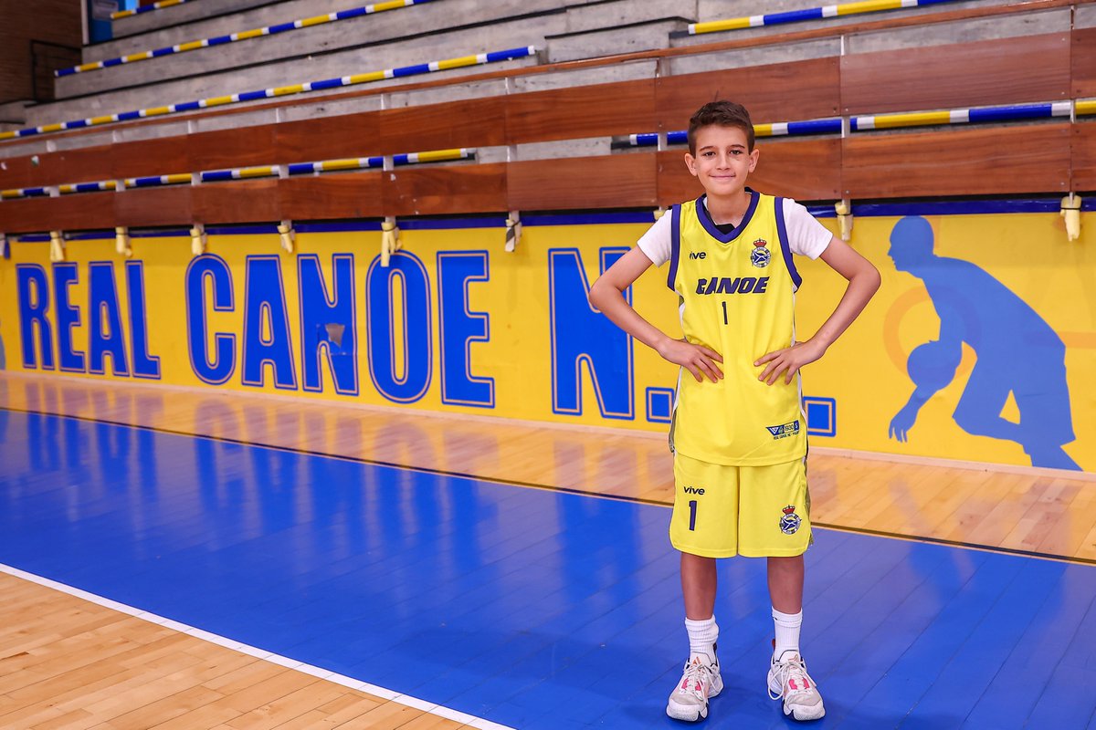 FBMadrid's tweet photo. La carrera de Helios
El joven jugador de @realcanoe volvió a jugar un partido oficial 563 días después de ser diagnosticado de leucemia. Una carrera de fondo que empezó en la Aceleradora @unoentrecienmil y sigue en las canchas.

🖊️https://t.co/xB6qxDv8AG

📸@_RocioBenitez https://t.co/HikPJraNeb