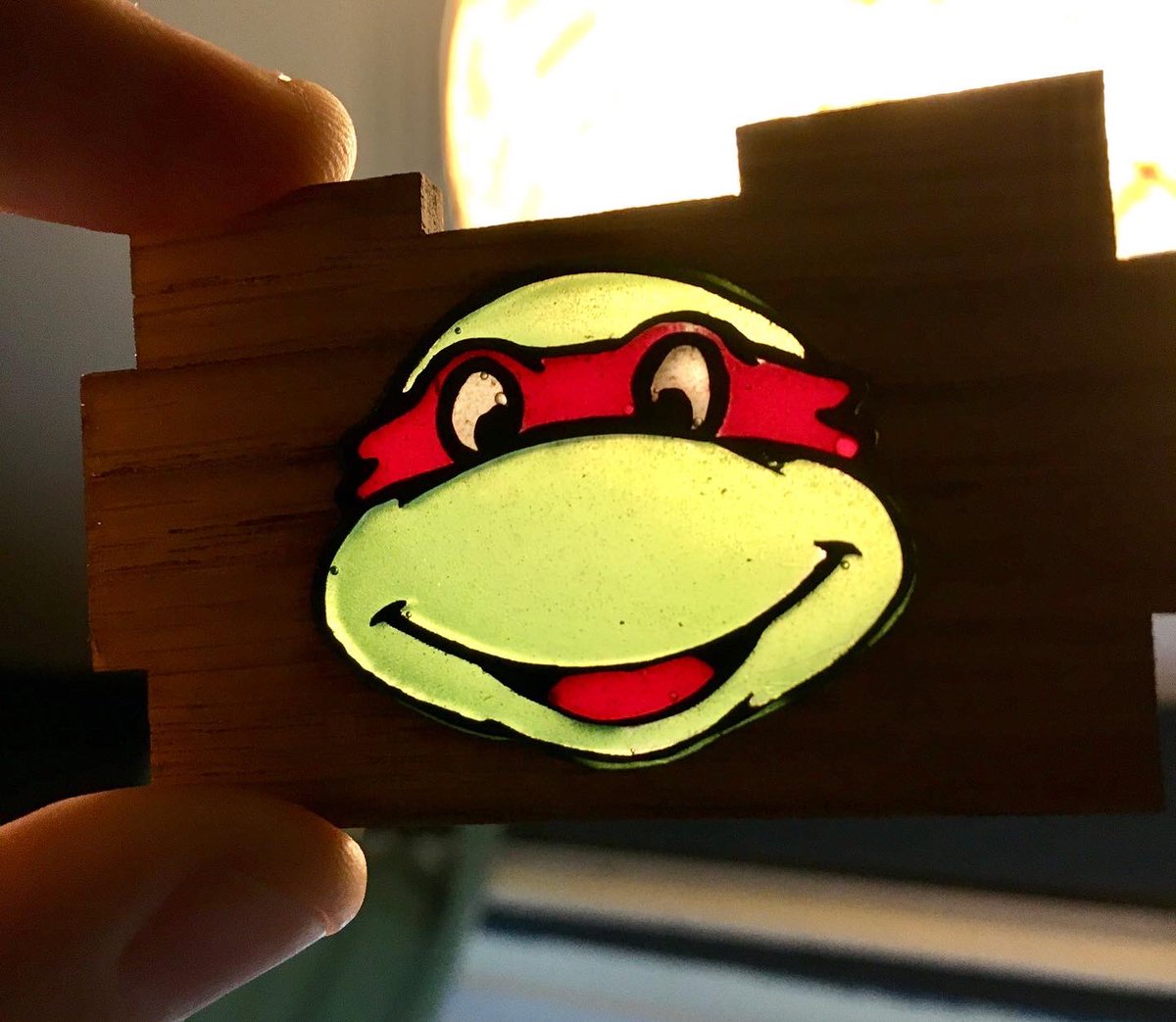 DarkStarStudio1's tweet photo. Super happy how this base turned out. I used a different technique here for the side panels. Three tiny separate resin pours but they are so worth the effort.

Interested in a LED sign? Shoot me a over a DM!

#tmnt #ninjaturtles  #turtlepower  #teenagemutantninjaturtles https://t.co/6Jz0oo4TAM
