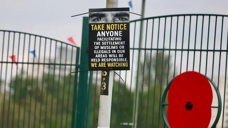 Class1Action's tweet image. Anti-immigrant posters threatening ‘facilitators’ have appeared in the loyalist estate of #Rathcoole. There’s rumblings not all loyalists want to be associated with racism &amp;amp; fascism. It’s up to them to remove this garbage &amp;amp; confront those responsible.

#UnitedWorkingClass