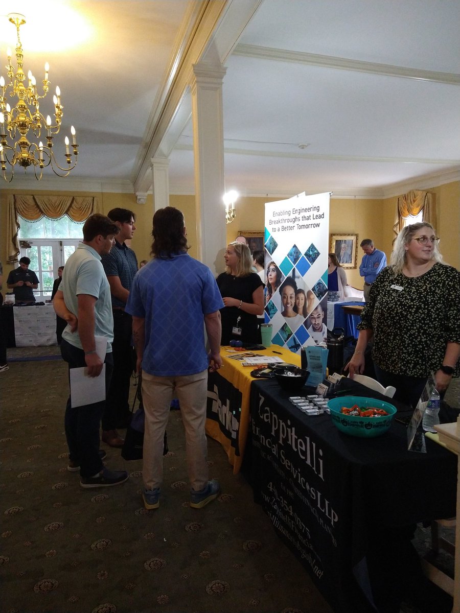 KSkledar's tweet photo. Great to see students interacting with future employers and seeing some of outstanding alumni now working in careers they love. https://t.co/MjtMxxUdGE