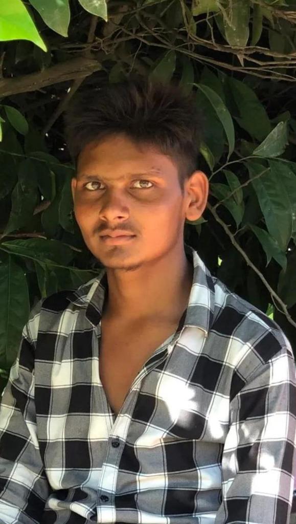 _inspiretrail_'s tweet photo. Urgent Retweet 🚨⚠️ 
Don't ignore ❌

Tejpal diwakar From Shajhanpur, Uttar Pradesh, Is Inciting CommunaI VioIence, By shared derogatory reel against islam,

Dear, @Uppolice @dgpup @shahjahanpurpol Take Cognizance Of The Matter &amp; Arreste Him,

Please DM For His Contact Number, https://t.co/jcJgkmnBlo