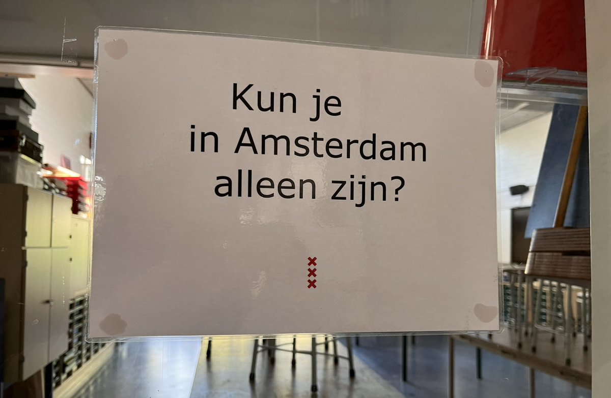 ivvuuren's tweet photo. ‘Kun je in Amsterdam alleen zijn?’
#filosoferen in de #klas
@amsterdam750 https://t.co/f3m963KibG