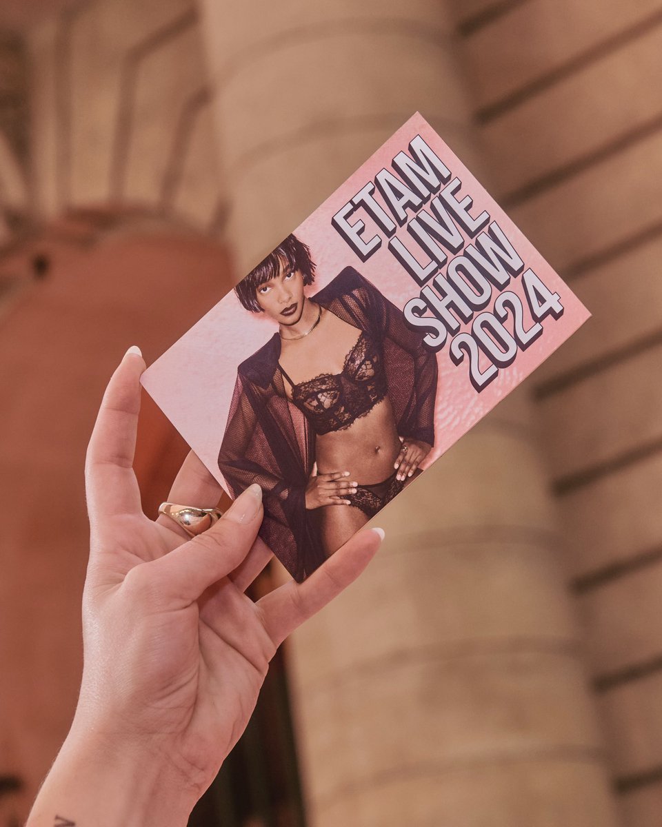 D-DAY 🎀
Le Etam Live Show, ce soir à 21h en direct sur etam.com

Spoiler : think pink &amp; fluffy.
See you tonight, 9PM (CET) live on etam.com

#EtamLiveShow #Etam
