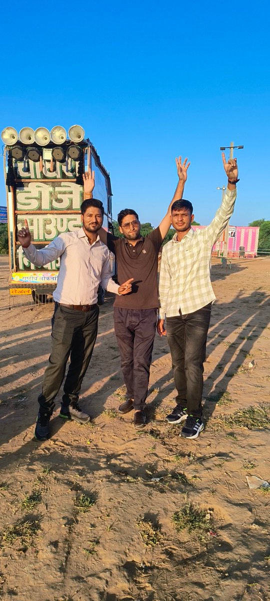 khicharshaaab's tweet photo. माफी चाहेंगे इतने दिन ट्विटर पर एक्टिव नहीं रहने के लिए, एक एग्जाम था अब रिजल्ट भी आ गया, मां पापा के आशीर्वाद और आप सबकी शुभकामनाओं से सरकारी नौकर बन गए है ♥️🙏
सभी का दिल की गहराइयों से आभार ♥️🙏, जिन्होंने प्रत्यक्ष अप्रत्यक्ष रुप से सहयोग किया 
#सरकारीनौकर #ITrajasthan https://t.co/H7wPi08qhB