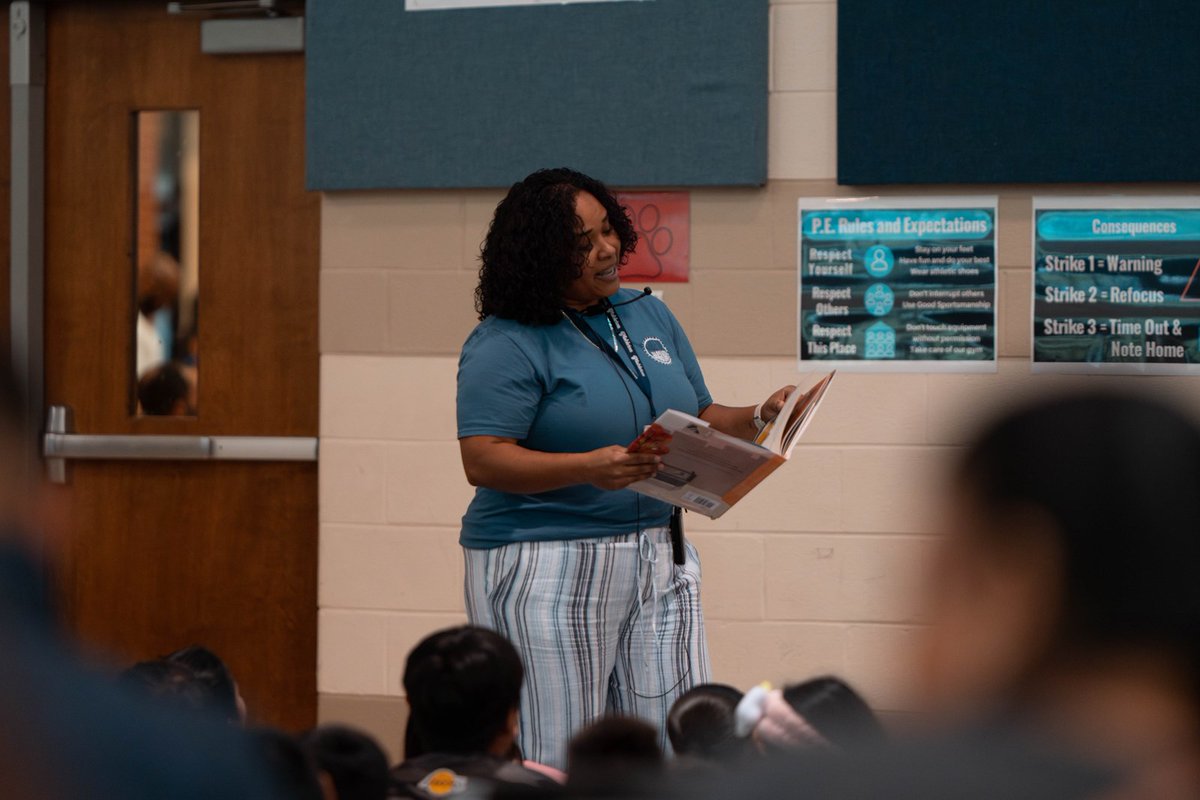 CobbSchools's tweet photo. "Once upon a time at @MabletonES…" Families gathered for a magical Bedtime Stories Literacy Night, filled with cozy PJs, bilingual tales, and big smiles. https://t.co/iJ083OiDUj https://t.co/AwOE61kbrN