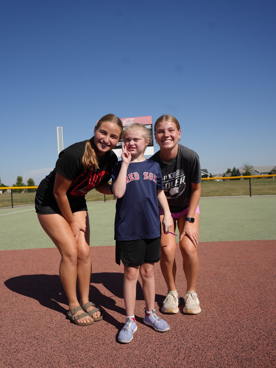 ApHonor's tweet photo. This past Saturday, some members of the AP Honor Society had an incredible time volunteering at the Miracle Field, where joy and baseball filled the air! Watching the smiles on the faces of the players &amp; volunteers was truly heartwarming. https://t.co/woA72SU5cF