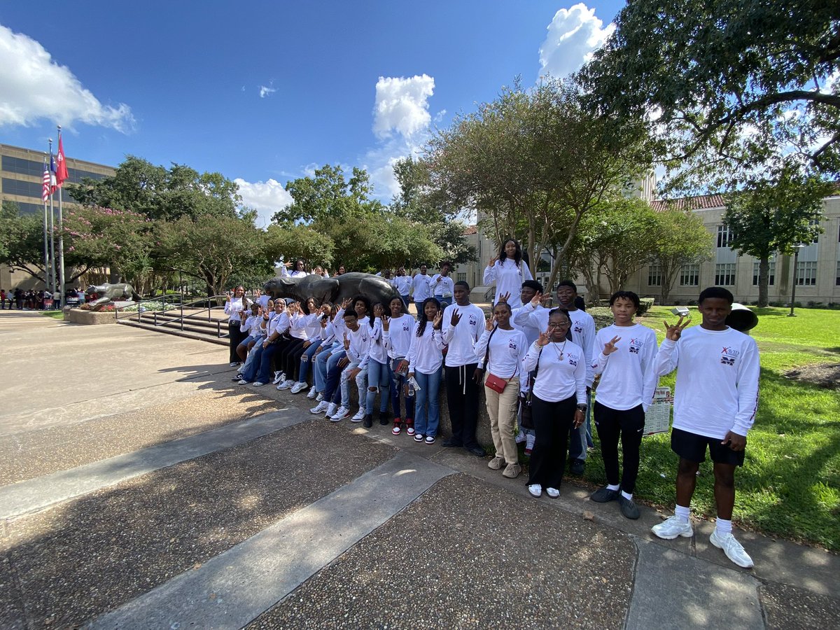 First stop of our AVID Tour this year! University of Houston! 🤍 #GoCoogs