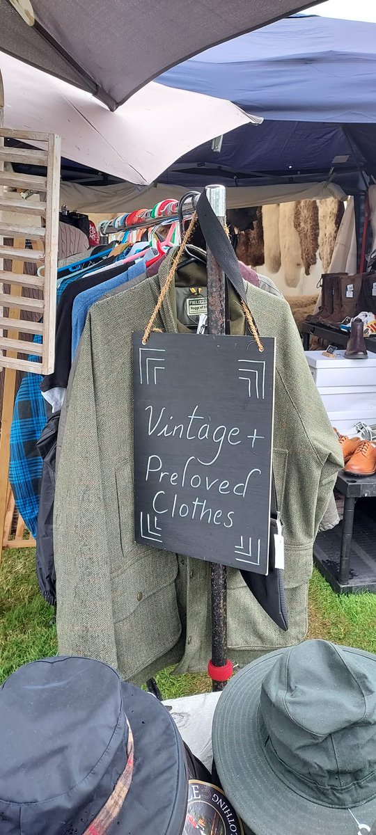 DollysFair's tweet photo. Sustainable and ethical shopping at Newbury Show - the word is spreading! #newburycountyshow #preloved #vintage #ethicalshopping #sustainableshopping #dollysartisanfair #dollyscraftfair #newburyshow #dollyandruby #rubyanddolly https://t.co/1tba0SagNw