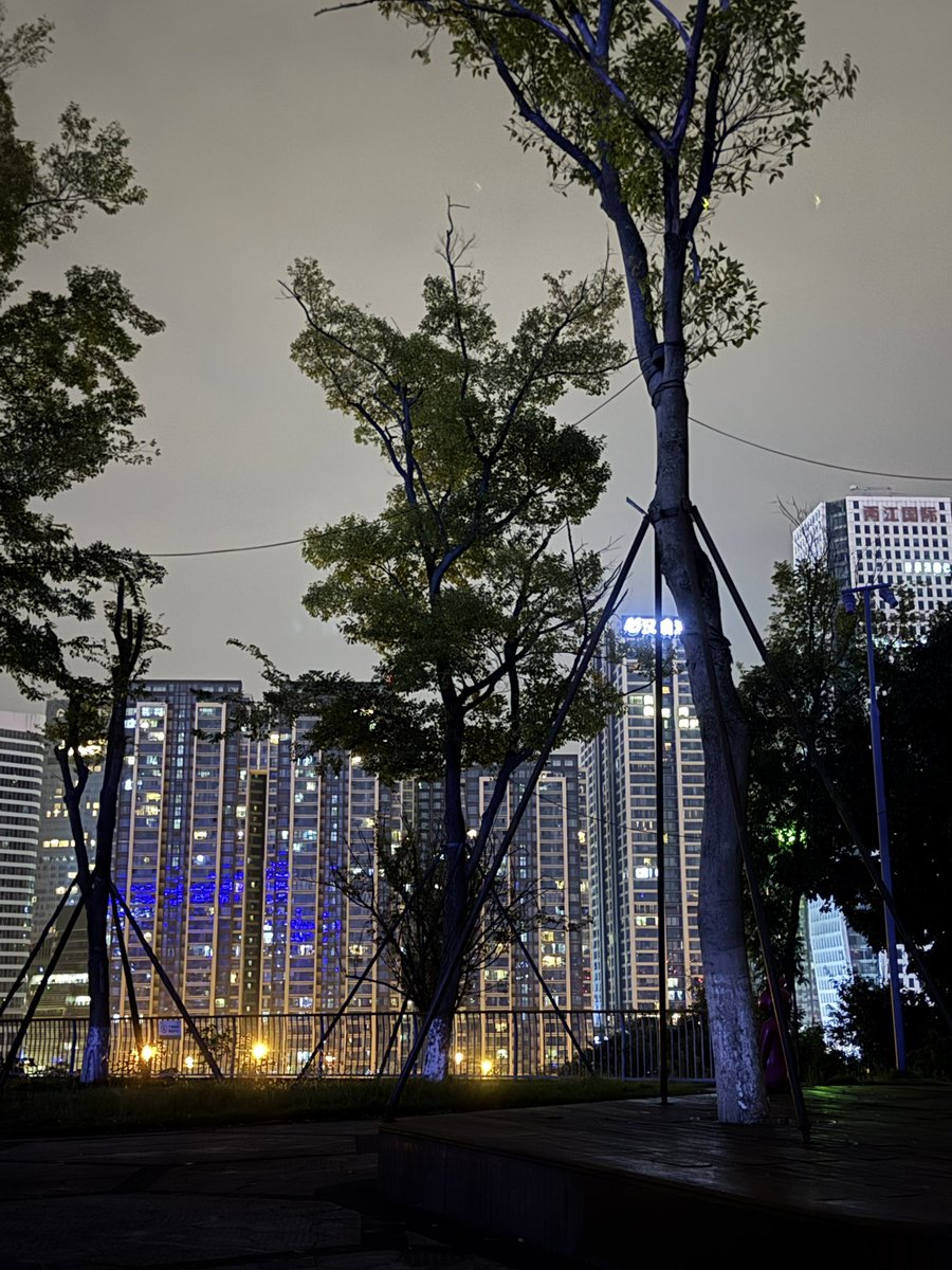 桂溪公园天台 刺激的当摄影师
感谢拍照<a href="/longjie2024/">龙杰不是体育生</a> 

#成都 #成都野裸 #野裸 #暴露 #桂溪 #桂溪生态公园 #公园 #天体 #龙杰 #龙龙