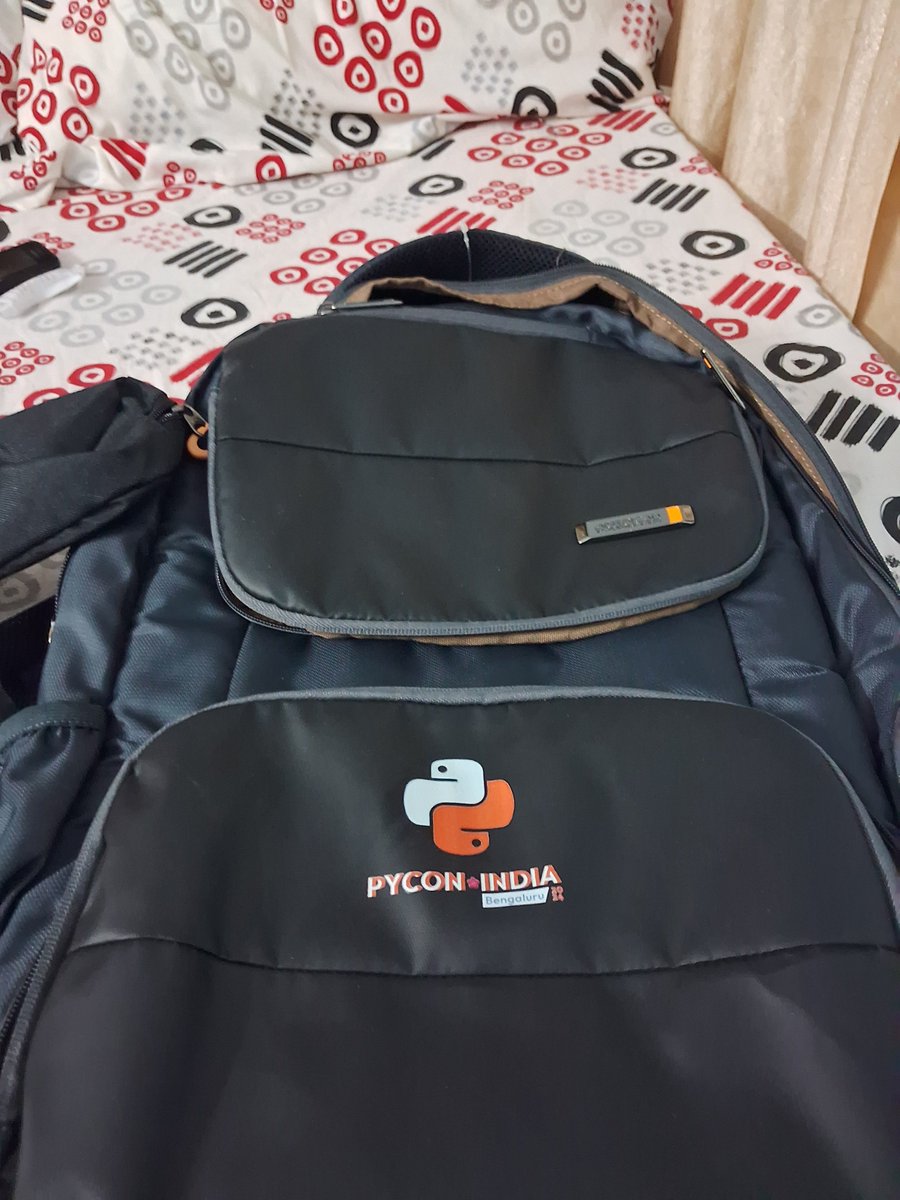 harisibrahimkv's tweet image. Left: Trusted travelling partner around the world since 2016. Multiple laptops, clothes, water bottle, books, gifts, tiffin, etc. Still going strong.

Right: New. Got it y&apos;day.

Dilemma :/

Or maybe a new beginning?

@pyconindia #pyconindia2024 #volunteering