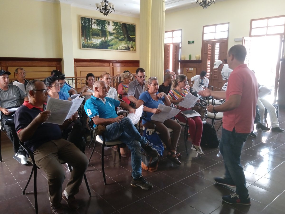 romanrl87's tweet photo. Sobre el #ProtocolodeMontreal, la #EnmiendadeKigali y los compromisos de #Cuba con esas normativas, se intercambió en #CiegodeÁvila durante la reunión previa al censo de equipos de refrigeración y climatización que emplean sustancias agotadoras del #ozono. https://t.co/lXz8Et5cbb