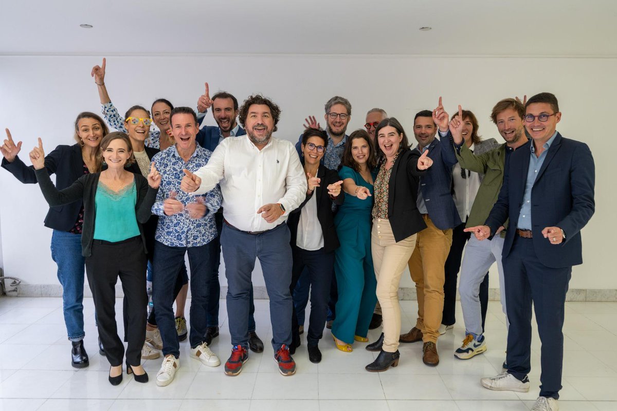 SFAR Anesthésie Réanimation (@sfar_org) on Twitter photo Le CS autour de son président <a href="/LionelVelly/">velly</a> s’est déjà remis au travail avec joie et bonne humeur pour vous préparer un programme riche pour l’eSFAR et le congrès 2025 ! <a href="/dr_manuweiss/">Emmanuel Weiss</a> @MathildeQueiroz <a href="/ThomasClavierMD/">Thomas Clavier</a> <a href="/ArthurJamesMD/">Arthur James</a> <a href="/BletAlice/">Alice Blet, MD, PhD 🩺🔬</a> <a href="/stephsig/">Stéphanie Sigaut</a> <a href="/RangueilAR/">Fanny Vardon</a> <a href="/audreydejongMD/">Audrey De Jong</a> Le CS autour de son président <a href="/LionelVelly/">velly</a> s’est déjà remis au travail avec joie et bonne humeur pour vous préparer un programme riche pour l’eSFAR et le congrès 2025 ! <a href="/dr_manuweiss/">Emmanuel Weiss</a> @MathildeQueiroz <a href="/ThomasClavierMD/">Thomas Clavier</a> <a href="/ArthurJamesMD/">Arthur James</a> <a href="/BletAlice/">Alice Blet, MD, PhD 🩺🔬</a> <a href="/stephsig/">Stéphanie Sigaut</a> <a href="/RangueilAR/">Fanny Vardon</a> <a href="/audreydejongMD/">Audrey De Jong</a>