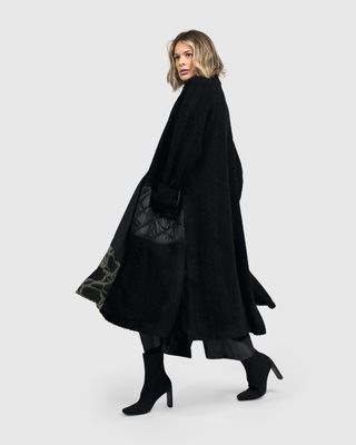Marisa_Helene's tweet photo. GET READY FOR AUTUMN AT  MARISA HELENE BOUTIQUE  WE LOVE THE NEW 🍁 AUTUMN WINTER COLLECTION BY ALEMBIKA  got to https://t.co/lF1LHSjiBa and search ALEMBIKA 📷 #boutique #boutiquefashion #alembika #designerclothes 20+ top designer instore and online. https://t.co/nNXYpw2ZH6
