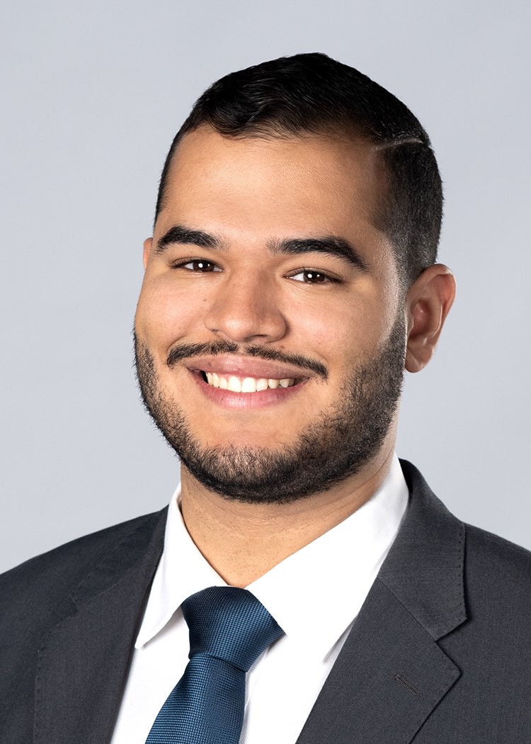Hi #MedTwitter ! 
I am Hector, an #IMG from the Dominican Republic🇩🇴 applying to #InternalMedicine #MATCH2025 

I’m passionate about Public Health, Tropical Medicine🏝️, ID🧫, emergent ID🦠, Critical care and #MedEd 📚

Grateful to start this new chapter in the 📕 of my life❤️