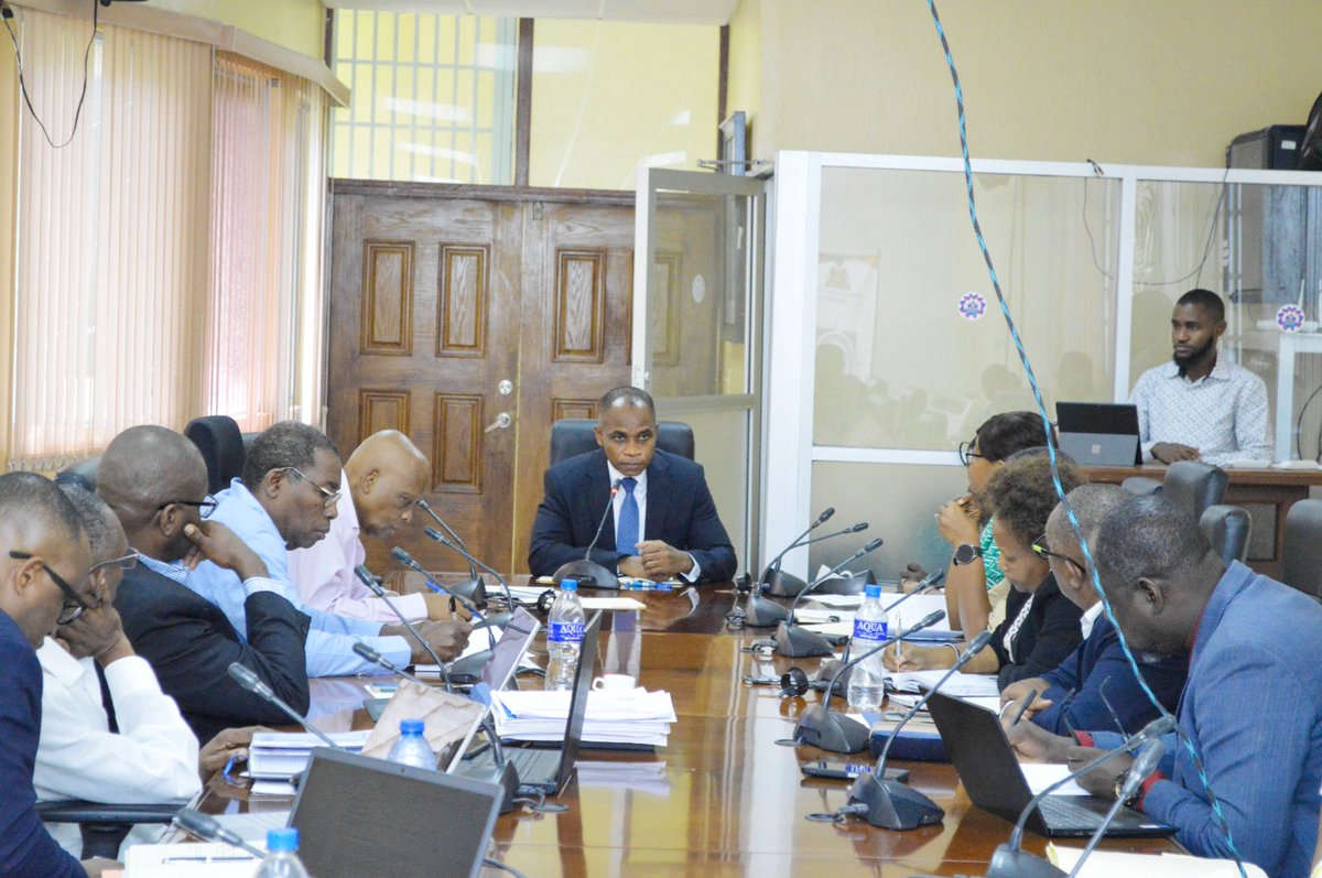 mpceht's tweet image. Réunion d'orientation et de motivation le lundi 23 septembre 2024 au MPCE avec les directeurs, coordonnateurs et assistants, pour renforcer le rôle stratégique du ministère. #MPCE #Motivation #Stratégie