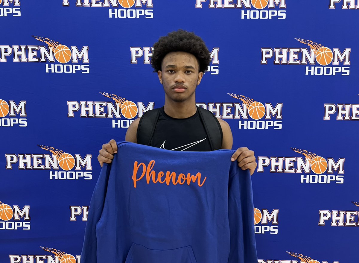 Award Winners at Phenom Exposure Camp- Underclassmen

READ ||: phenomhoopreport.com/award-winners-… #PhenomHoops