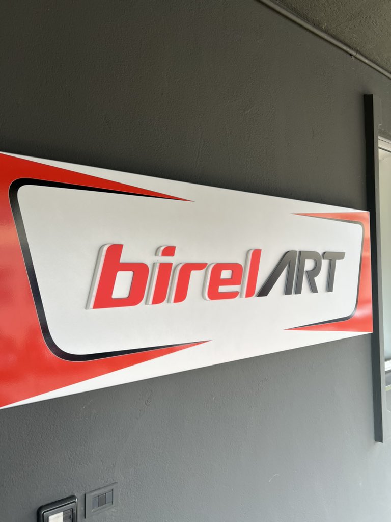 jack_harvey93's tweet photo. That’s a fantastic day ☝🏻 in Italy 🇮🇹 Got to catch up with my old karting team @BirelART ❤️ I have so much respect for Big Ron and everyone here. So many great memories. My OG bossman! https://t.co/kFpft6XGaP