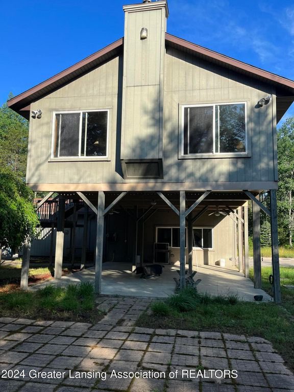 JakeonFoodBlog's tweet image. New listing in #Roscommon #MI  zillow.com/homedetails/10…