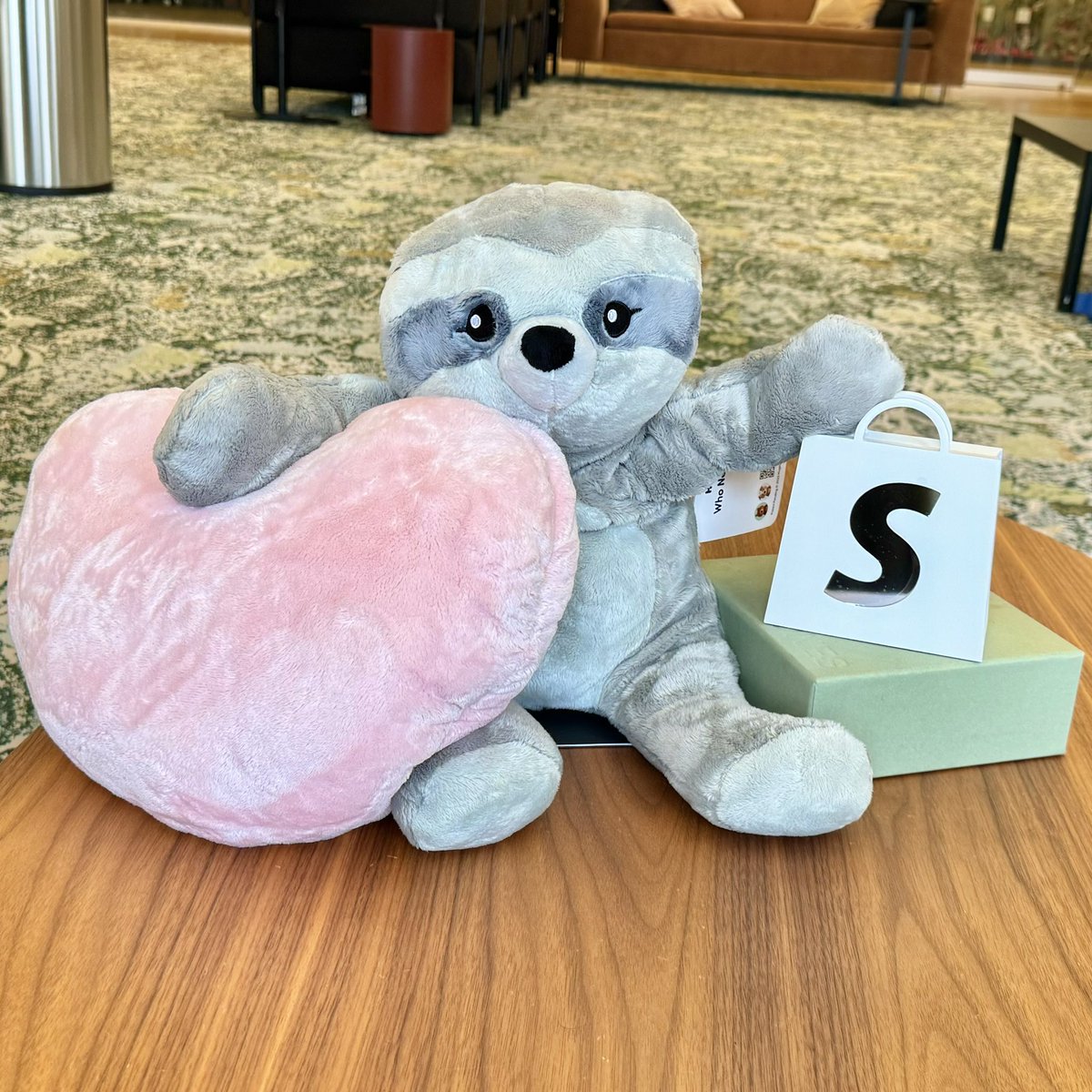 Thanks <a href="/Shopify/">Shopify</a> &amp; <a href="/harleyf/">Harley Finkelstein</a> for the milestone award and for being fans of <a href="/HugimalsWorld/">Hugimals</a>!