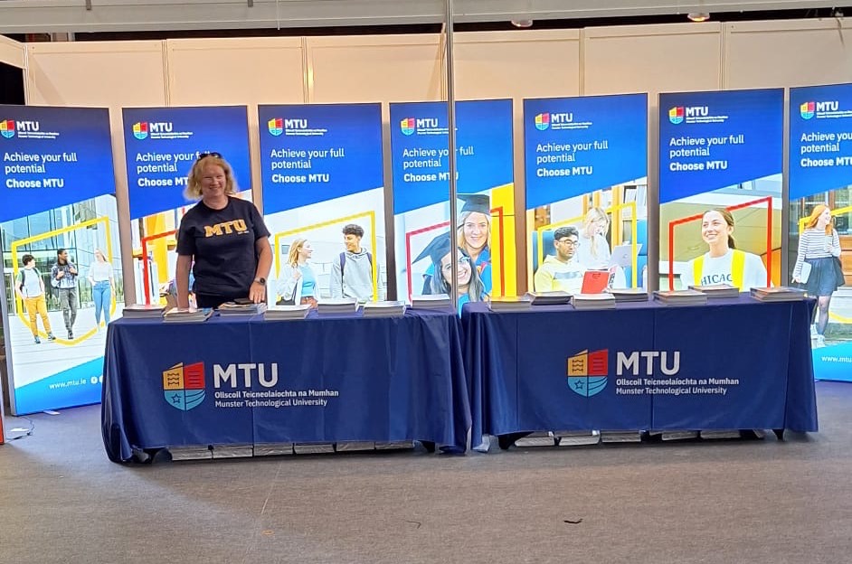 MTU_ie's tweet photo. 🎓✨ Exciting news! MTU is at **Stand 205** for #HigherOptions2024, Ireland’s largest education expo! 🎉 Join us from **Sept 25-27** at the RDS to chat about courses, student life &amp; your future at MTU! 🙌 See you there! #DiscoverMTU #MTUatHigherOptions https://t.co/XMPjfdj7g6