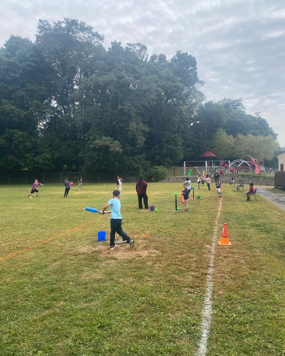 ToquamMagnet's tweet photo. It’s Fall Ball week at Toquam! Students worked on their hitting skills during fun friendly competitions at 6 individual ball fields. Defensive play was the highlight with some amazing catches! Perfect weather made this week a big win for all. Let’s go TEAM TOQUAM! https://t.co/RR3sEl53sZ