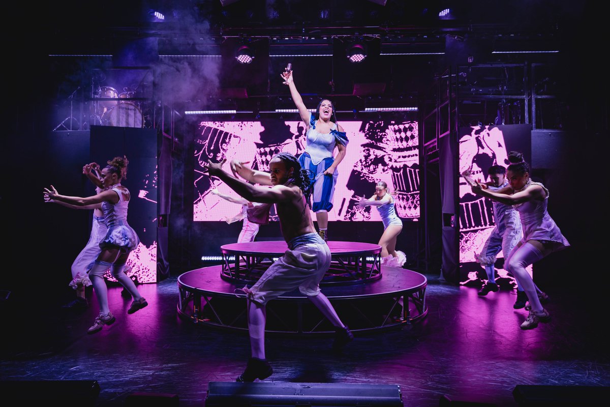 Cake: The Marie Antoinette Playlist tweet media