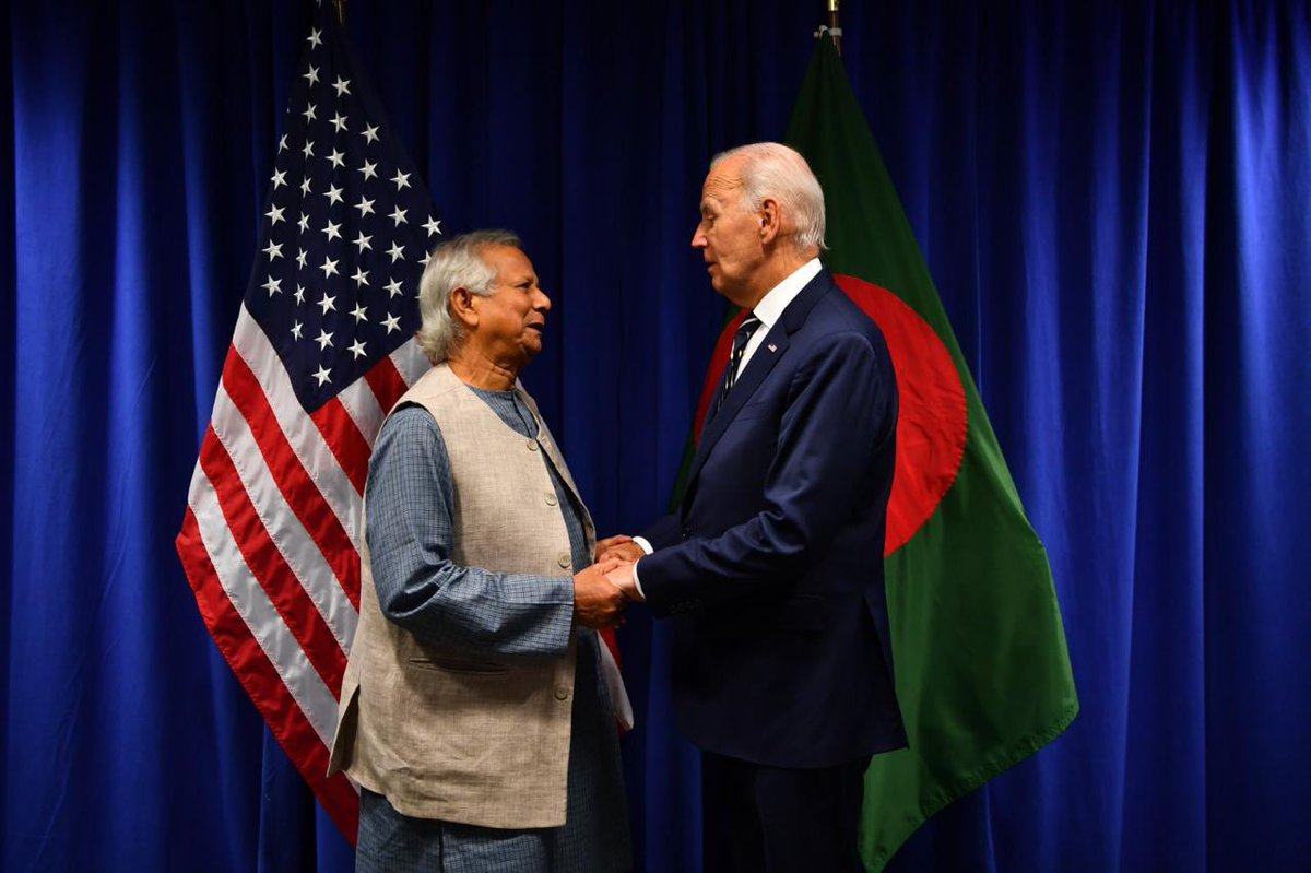 BDMOFA's tweet image. 🇧🇩 Chief Adviser, HE Prof Muhammad Yunus, met with 🇺🇸 @POTUS @JoeBiden on UNGA79 sidelines; discussed ways to deepen #Bangladesh | #USA ties and engagements.
@Yunus_Centre @ChiefAdviserGoB @StateDept