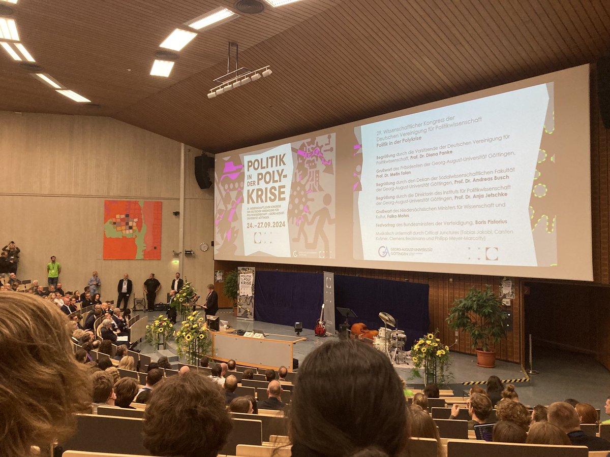 German Political Science is assembling #dvpw2024 - 1.200 representatives of this exclusive species in the academic hub of Göttingen: Congress of the <a href="/dvpw/">DVPW</a> -  the Federal
Minister of Defence <a href="/PistoriusBoris/">Boris Pistorius 𝓹𝓪𝓻𝓸𝓭𝔂</a> will address the educated audience, thanks to great organisation!