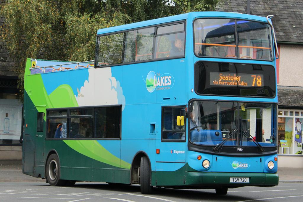 Bus_Pics_Manc's tweet photo. Lakes ALX400! 💚💙

@StagecoachCNL Dennis Trident Alexander ALX400 'TSV 720' No. 17490, seen here around Keswick today whilst working the 78 service to Seatoller. 📸

Rode on this in the afternoon and it was a great experience, especially on a route as scenic as the 78! 🤩 https://t.co/alMH0Ywfwq