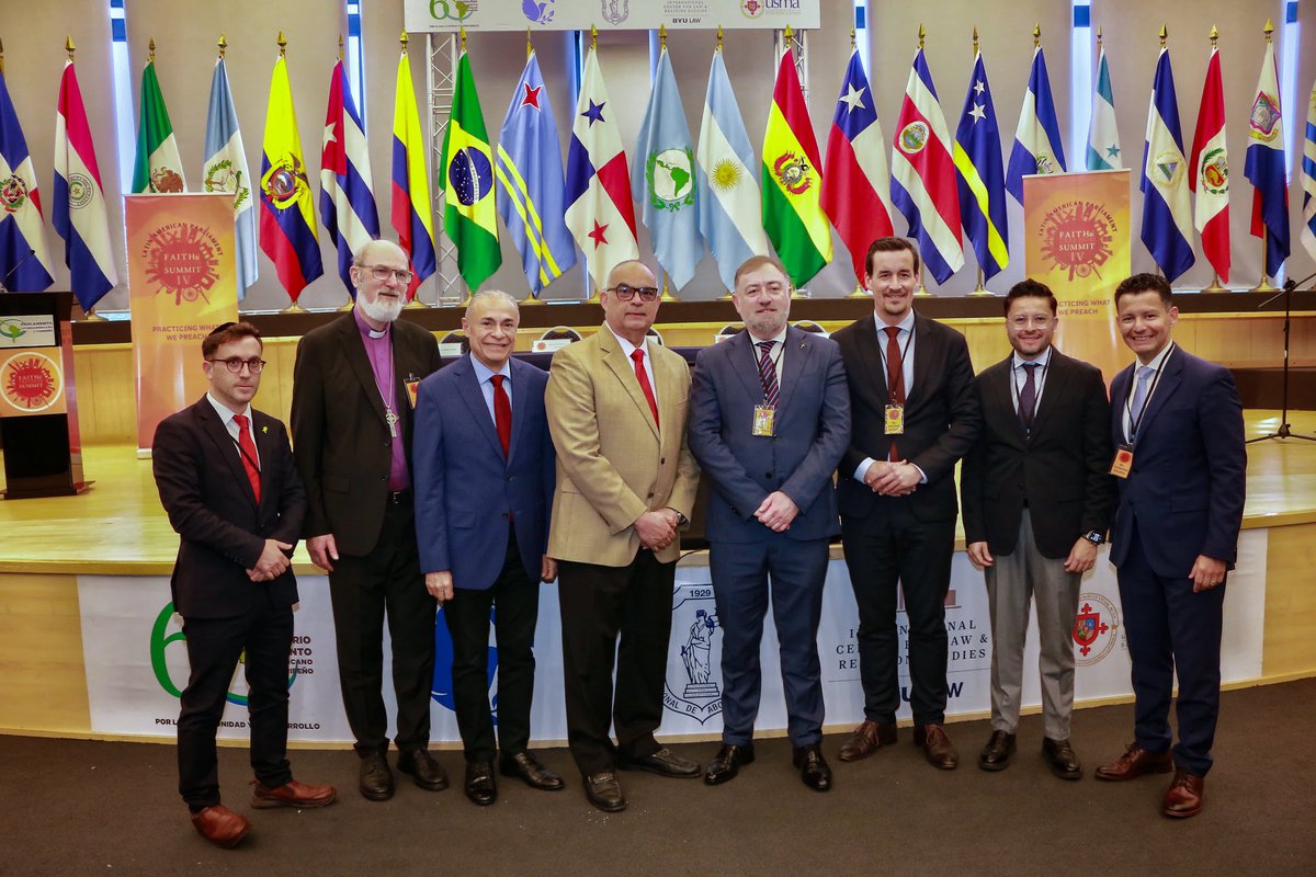 El ministro encargado de Seguridad Pública, Luis Felipe Icaza y el secretario general, Juan Carlos Rodríguez, participaron de la jornada inaugural de la Cumbre Faith Freedom Summit IV, que se lleva acabo en la sede del Parlatino los días 24 y 25 de septiembre de 2024.