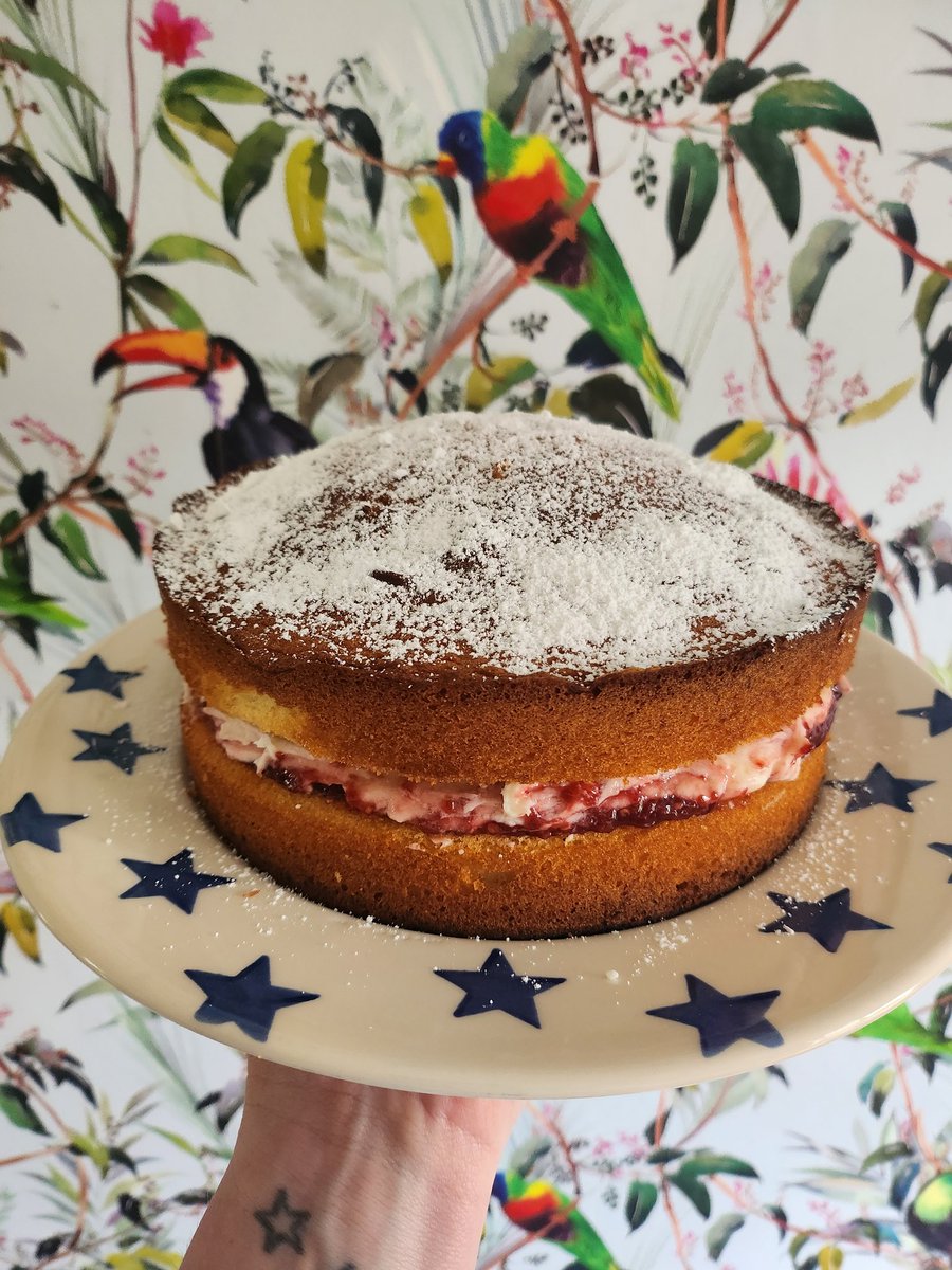 Tuesday afternoon off means I have cakes to make and books to read #cake #booklovers